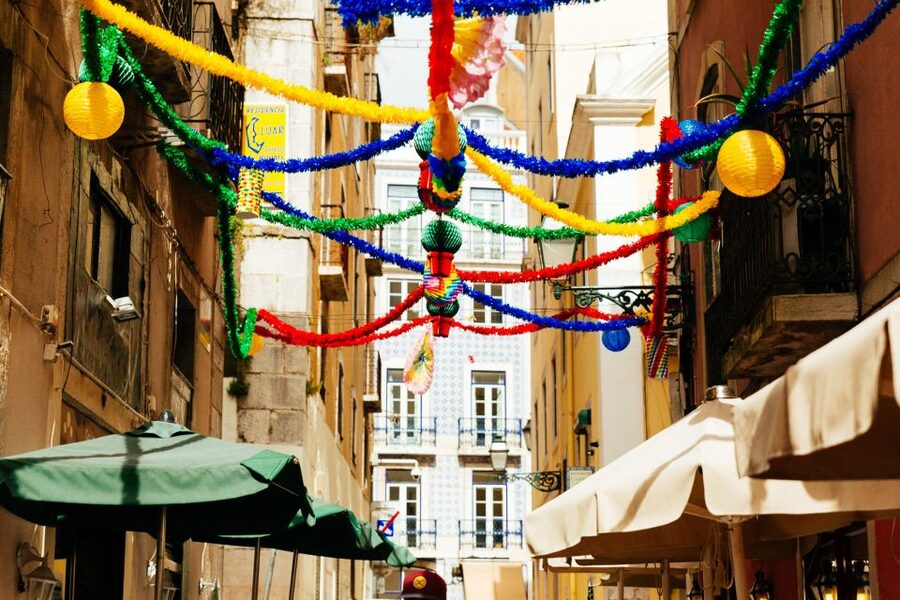 Lisbon: Private Tour with Locals – Highlights & Hidden Gems - Starting above the city at São Pedro de Alcântara