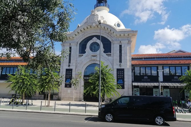 Lisbon Private Transfer to Airport - Suitability for families, older passengers, and luggage