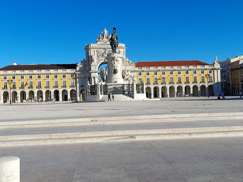 Lisbon: Private Tuk-Tuk Tour for 2 hours - Why a tuk-tuk fits Lisbon’s seven hills