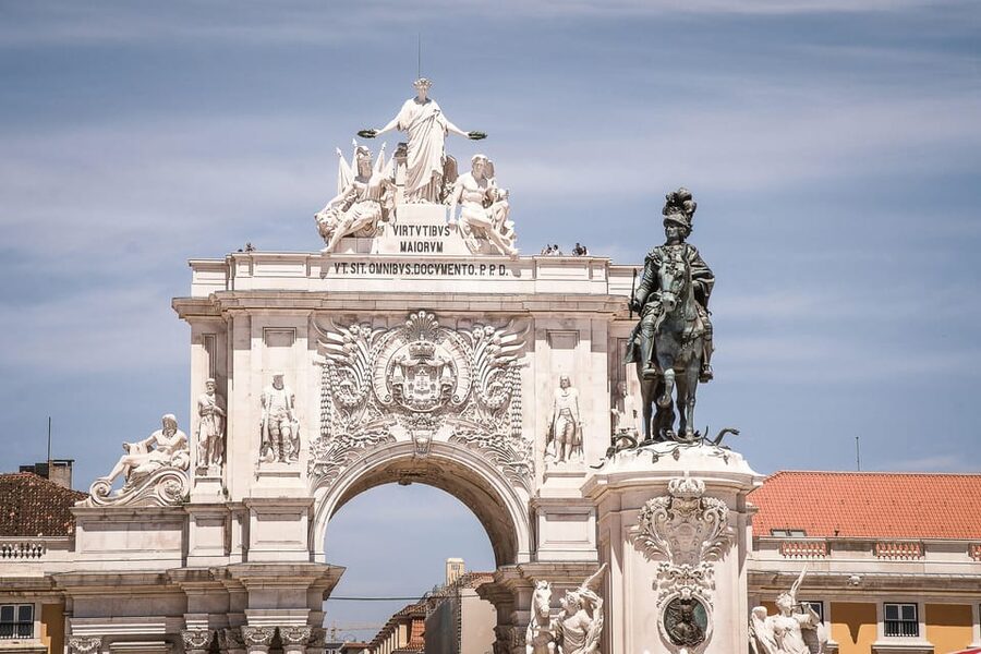 Lisbon: Private TukTuk Tour - Graça, São Vicente, and the National Pantheon