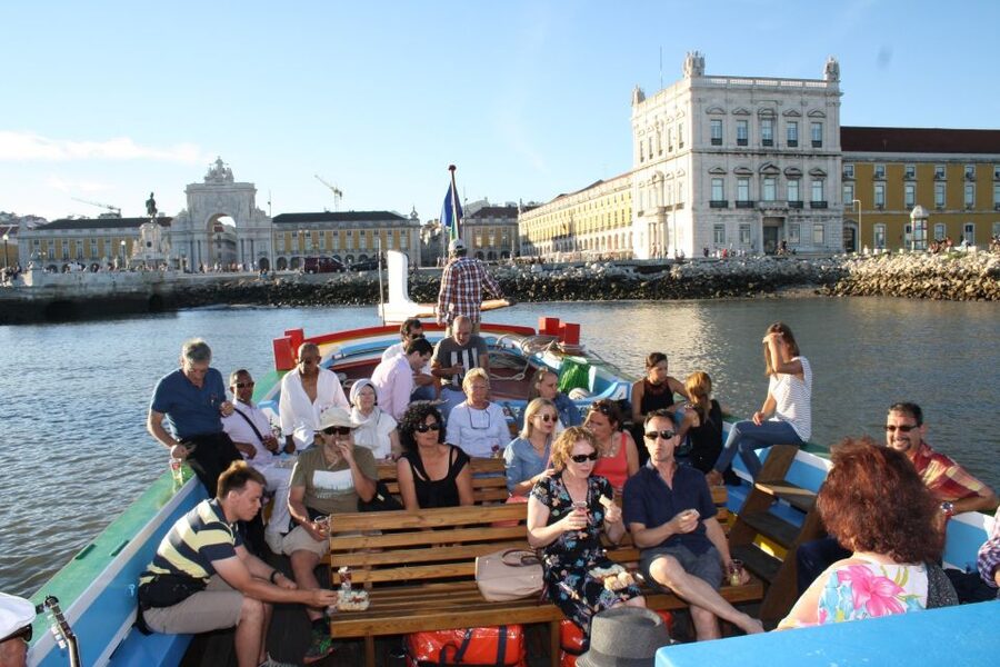Lisbon: River Tagus Sightseeing Cruise in Traditional Vessel - Key points to know before you book