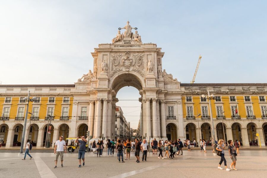 Lisbon: Rua Augusta Arch Admission Ticket - The elevator makes the first part easy