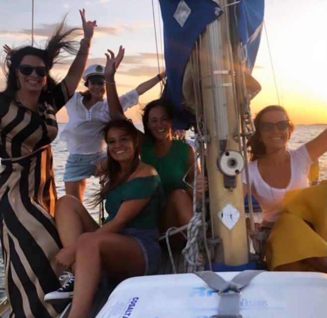 Lisbon: Sailboat Sunset Tour with a Drink - Commerce Square and the first river views