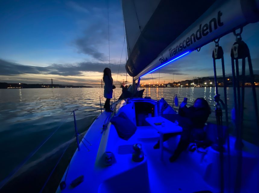 Lisbon: Sailboat Tour w/ Local Guide and Open Bar Green Wine - Choosing the right departure time