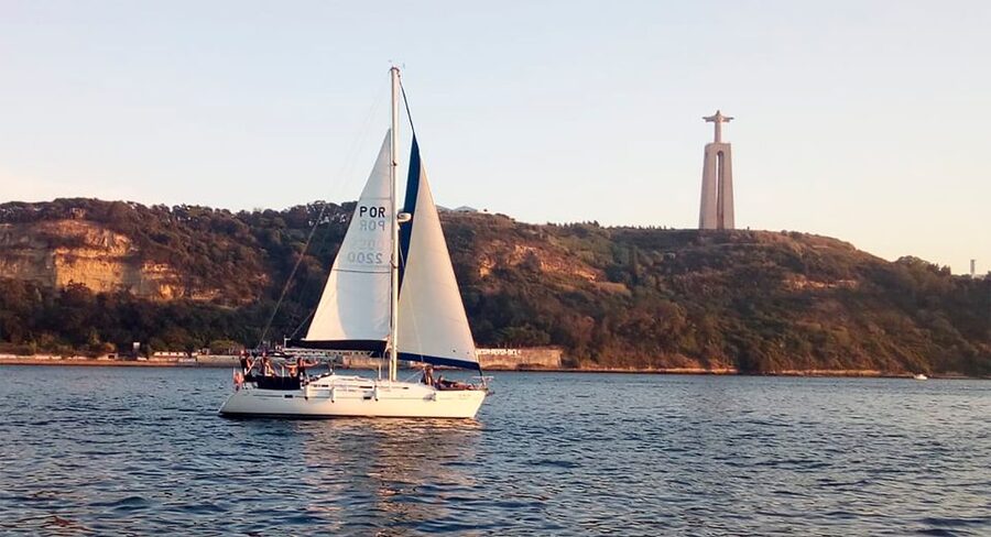 Lisbon: Sailing Tour with Wine and Snacks - Key points to know before sailing