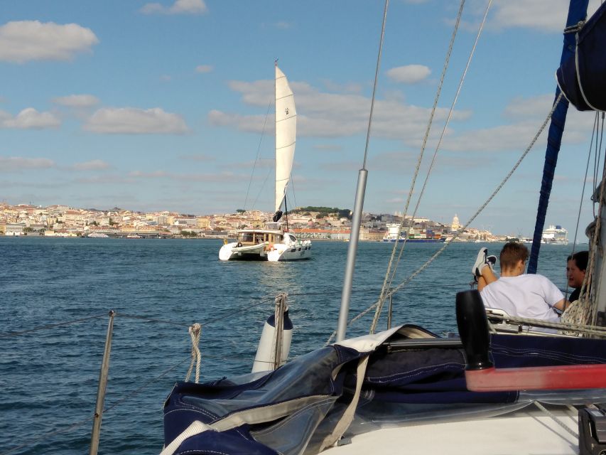 Lisbon: Sailing Tour with Wine and Snacks - Getting to Doca de Alcântara without stress