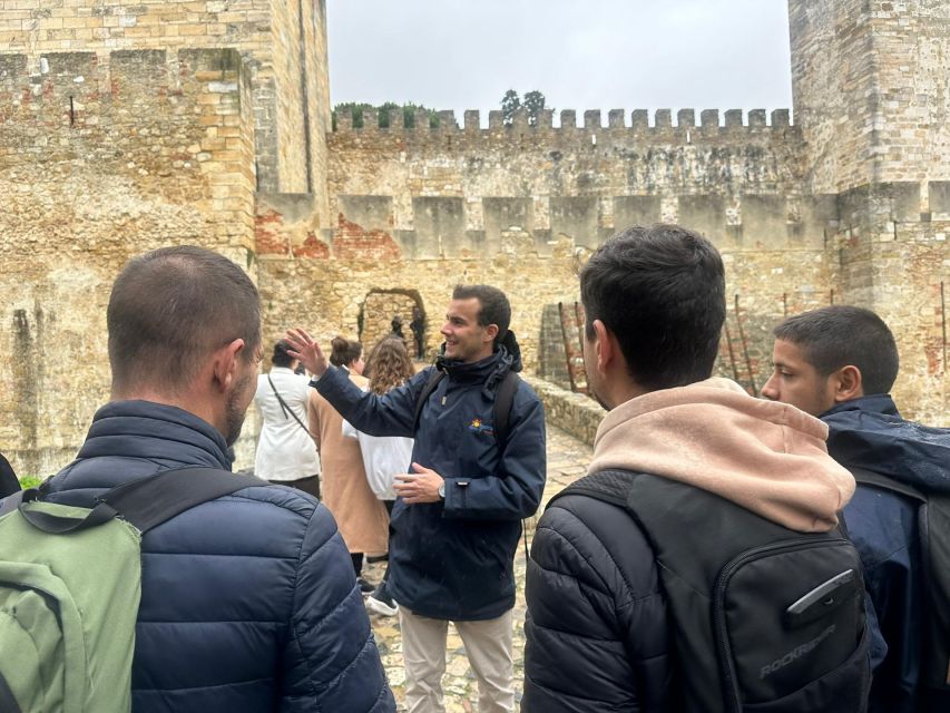 Lisbon: Saint George's Castle Entry Ticket and Guided Visit - Practical preparation for the hilltop visit