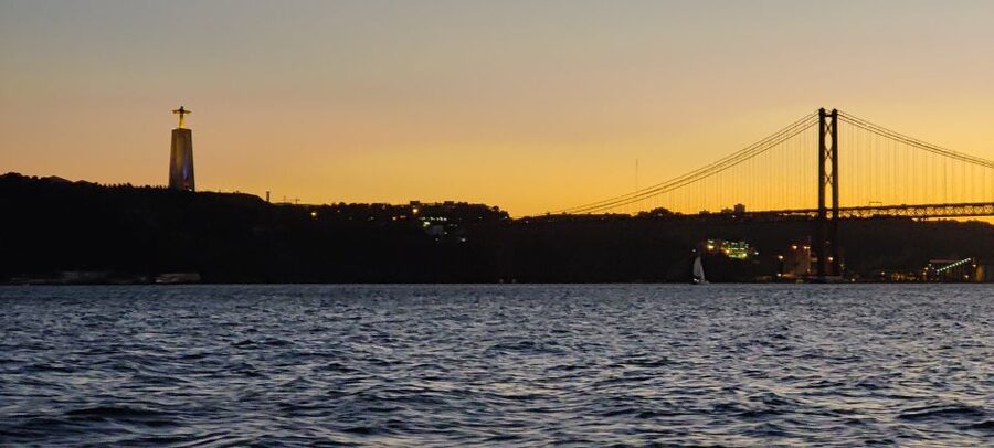 Lisbon: Scenic Day & Sunset Boat Tour with a Drink - Is $47 a fair price?