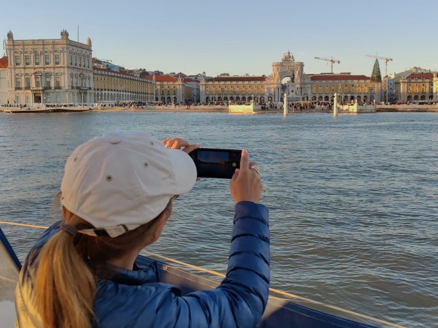 Lisbon: Scenic Day & Sunset Boat Tour with a Drink - Why the Tagus is the right place to see Lisbon