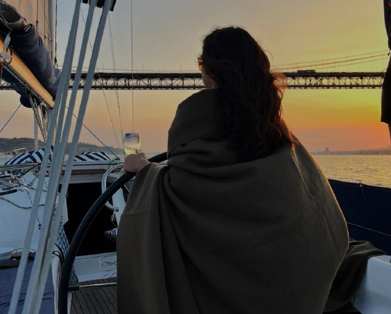 Lisbon: Scenic Day & Sunset Boat Tour with a Drink - MAAT and the Electricity Museum