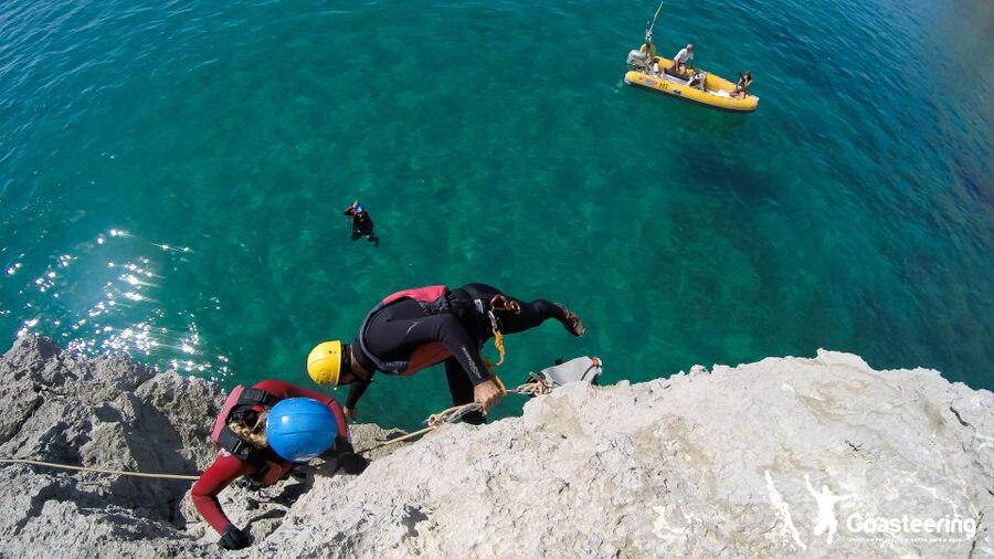 Lisbon: Sesimbra/Arrábida Natural Park Coasteering Adventure - Guides who make the hard parts manageable