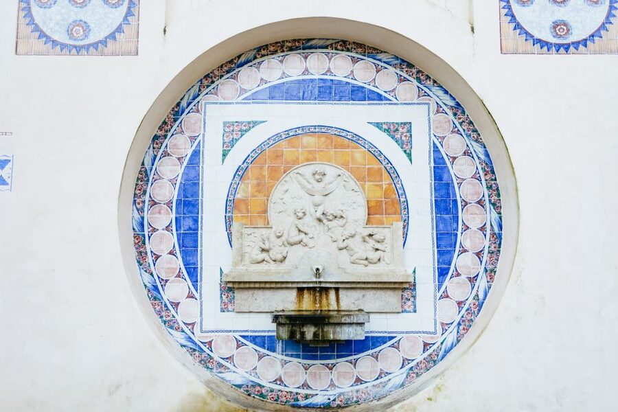 Lisbon: Sintra, Pena, Cabo da Roca, Cascais Tour with Pickup - What the guides add to a busy route