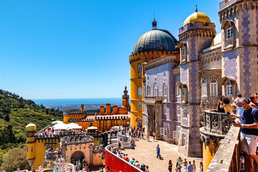 Lisbon: Sintra, Pena Palace, Cabo Roca Coast & Cascais Tour - The guides make the busy schedule easier