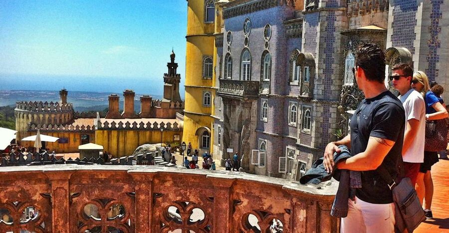 Lisbon: Sintra & Pena Palace Guided Tour with Hotel Pickup - Key points to know before booking