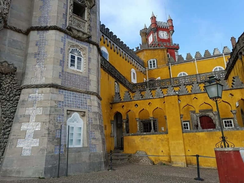 Lisbon: Sintra, Pena Palace, Moorish Castle & Regaleira Tour - Sintra Old Town and a proper break