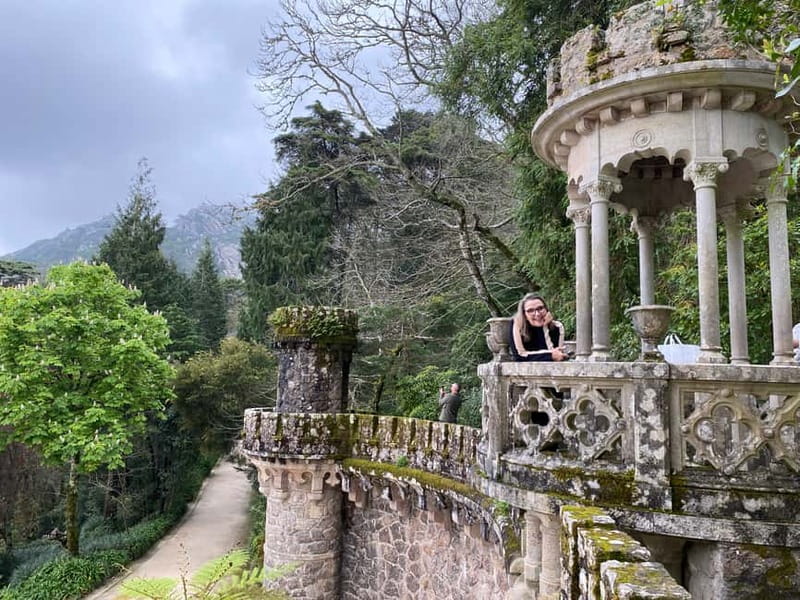 Lisbon: Sintra Tour with Pena Palace and Quinta da Regaleira - What the guide adds to the day