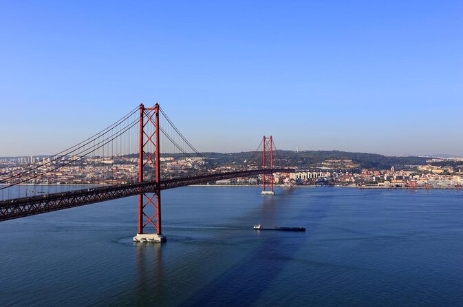 Lisbon Small Group 2h Sunset Sailing- Live Commentary & a Drink - Quick Takeaways