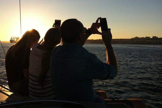 Lisbon Small Group 2h Sunset Sailing- Live Commentary & a Drink - The Discoveries Monument and Belém Tower
