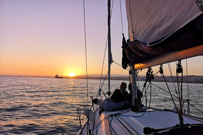 Lisbon Small Group 2h Sunset Sailing- Live Commentary & a Drink - What Your Drink Includes, and What It Does Not