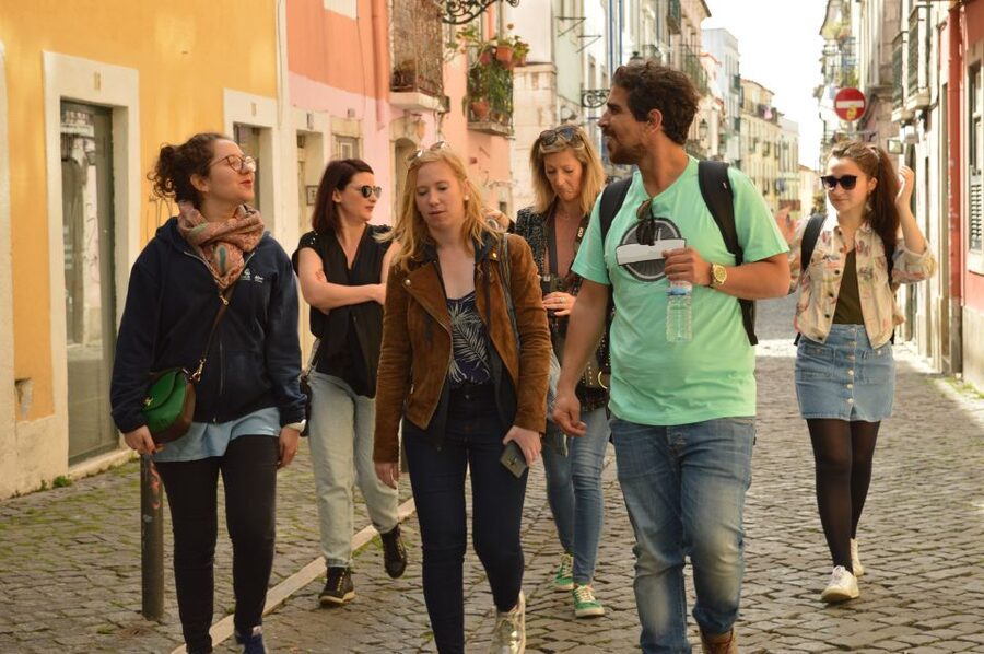 Lisbon: Starter Walking Tour to the highlights in German - Practical planning for Lisbon’s hills