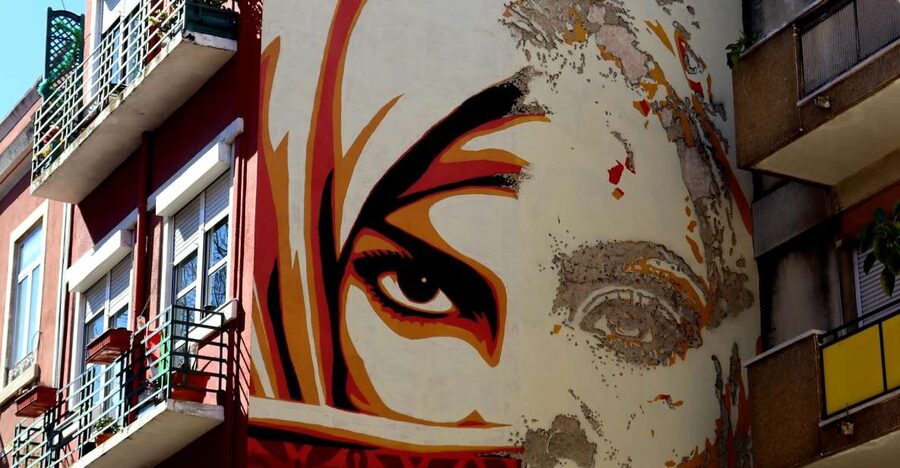 Lisbon: Street Art and Historical Walking Tour - Key points at a glance