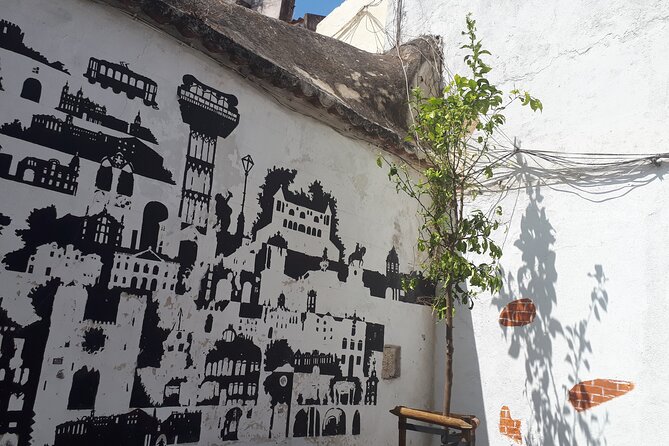 Lisbon: Street Art Tour - The minivan ride toward Chelas