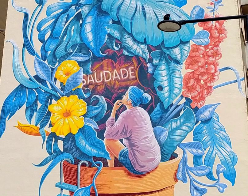 Lisbon: Street Art Walk - Graça, where old streets meet new walls