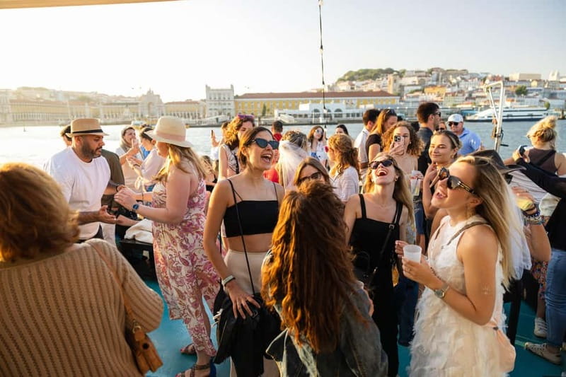Lisbon: Sunset Boat Tour with Music and Drinks - Who should book this Lisbon cruise?