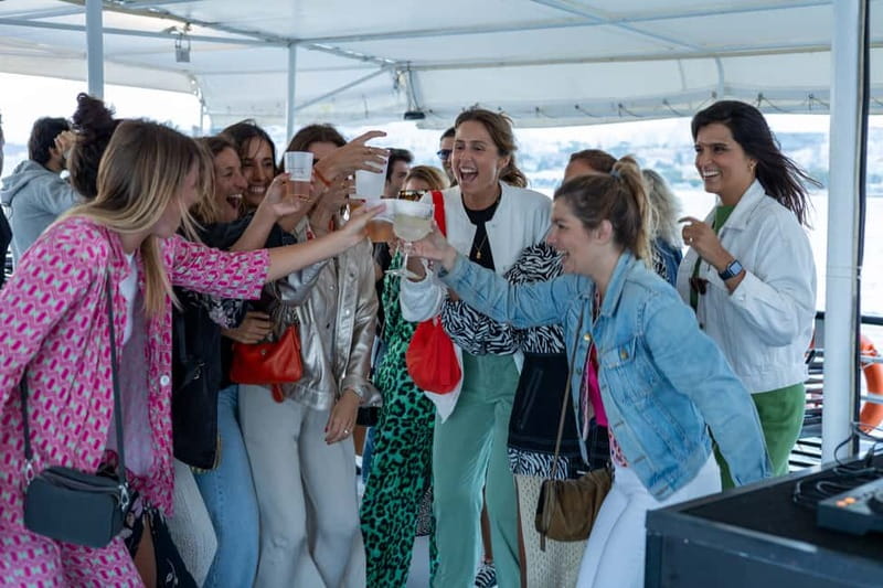 Lisbon: Sunset Boat Tour with Music and Drinks - Following the river from Cais do Sodré to Belém