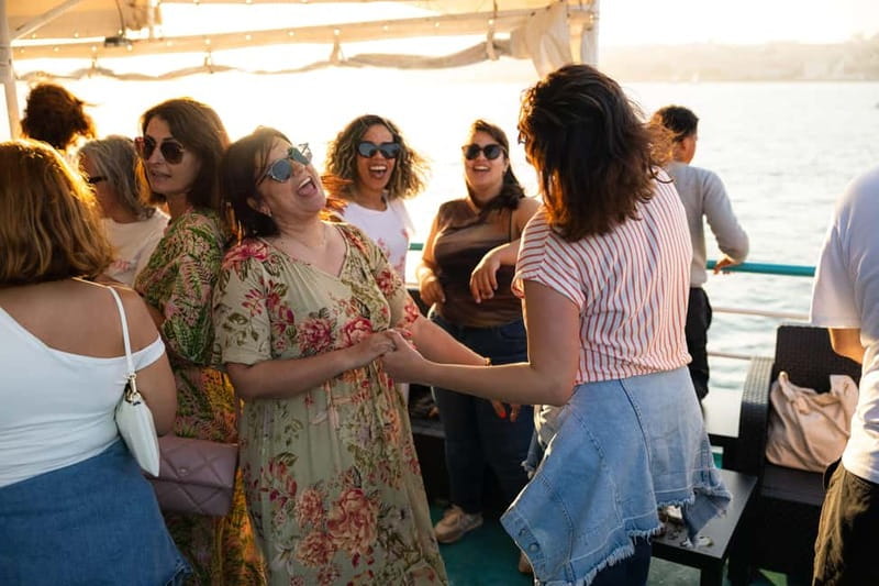 Lisbon: Sunset Boat Tour with Music and Drinks - Drinks, music, and the right level of celebration