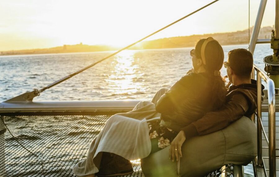 Lisbon: Sunset Catamaran Boat Tour with Music and Drinks - Is $26 good value for 90 minutes?