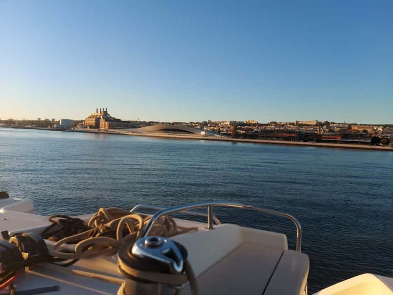 Lisbon: Sunset Catamaran Cruise with Drinks - Why a Tagus sunset cruise works so well in Lisbon