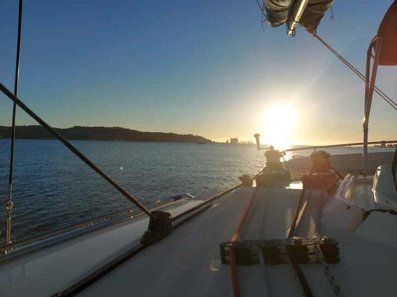 Lisbon: Sunset Catamaran Cruise with Drinks - From Commerce Square to Almada