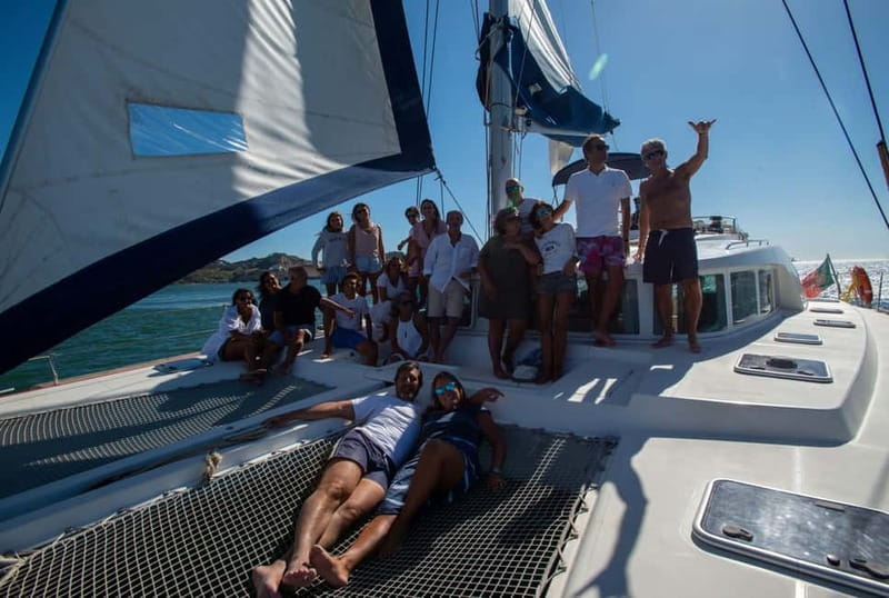 Lisbon: Sunset Catamaran Cruise with Drinks - Getting to Doca do Espanhol and boarding
