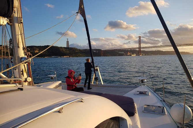 Lisbon: Sunset Cruise With Drinks on Spacious Yacht - What the Two-Hour Route Actually Shows You