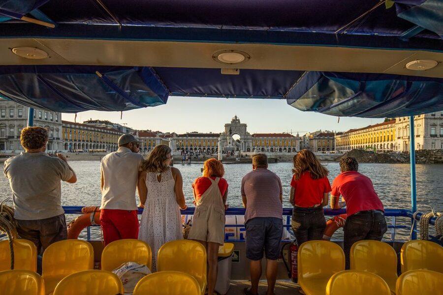 Lisbon: Sunset Cruise with Live DJ and Drinks - The complimentary drink and onboard spending