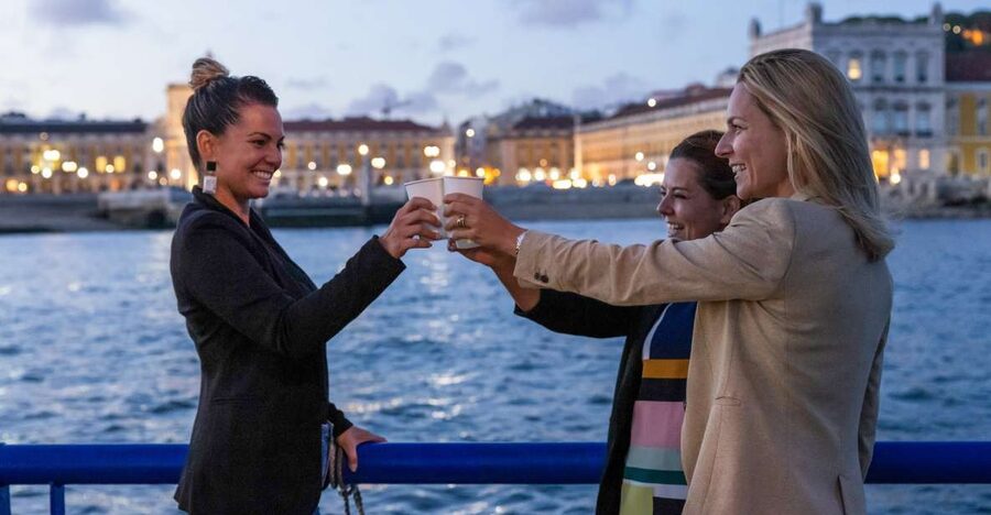 Lisbon: Sunset Cruise with Live DJ and Drinks - Monument to the Discoveries and Belém Tower