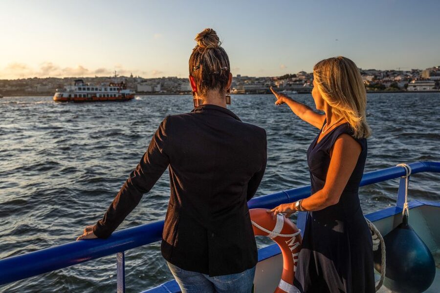Lisbon: Sunset Cruise with Live DJ and Drinks - Finding the white pier at Ribeira das Naus