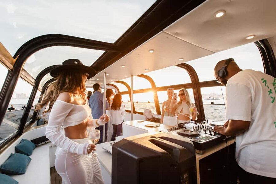 Lisbon: Sunset/Night Boat Party with Open Bar, Snacks & DJ - What the 2.5-hour cruise feels like