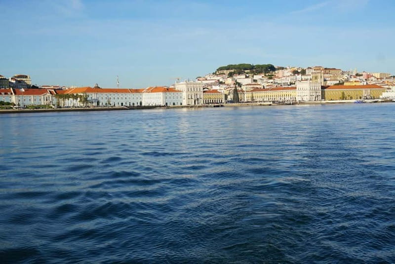 Lisbon: Sunset Sailing Boat Tour with Drinks - Who will enjoy this cruise most