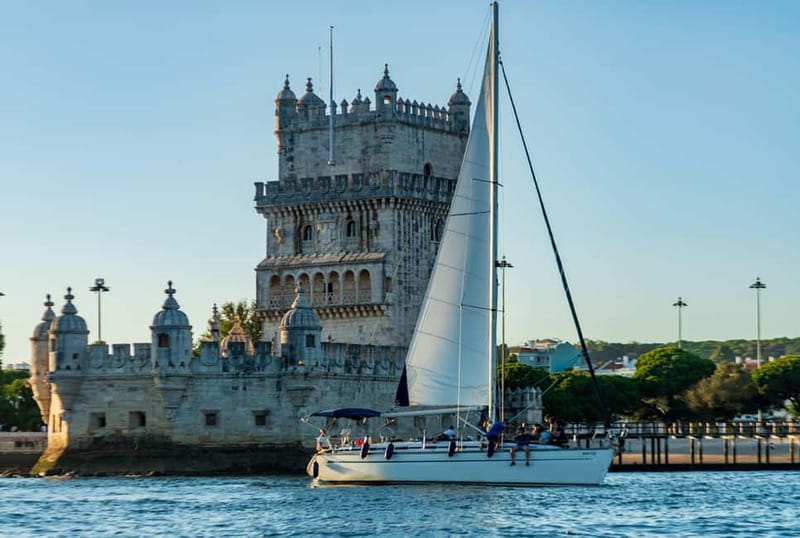 Lisbon: Sunset Sailing Boat Tour with Drinks - From Blue Skipper Café to the open river