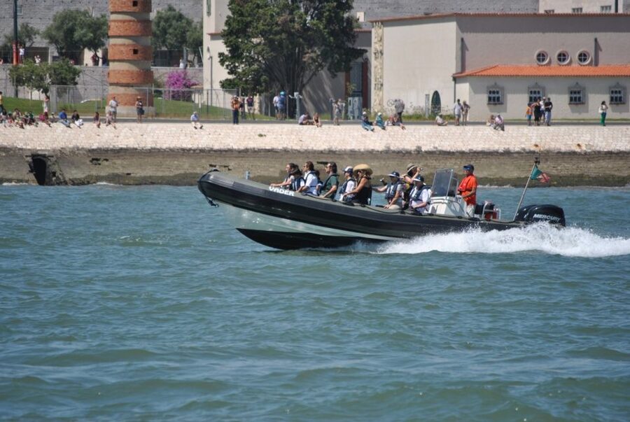 Lisbon: Sunset SpeedBoat Tour - Alfama and the hilltop sights