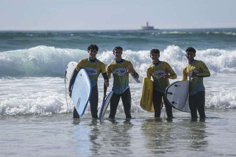 Lisbon: Surf Experience at Costa da Caparica - Meeting the school and getting ready
