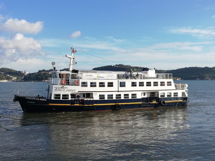 Lisbon: Tagus River Boat Tour with One Drink Included - Key points to know before you board