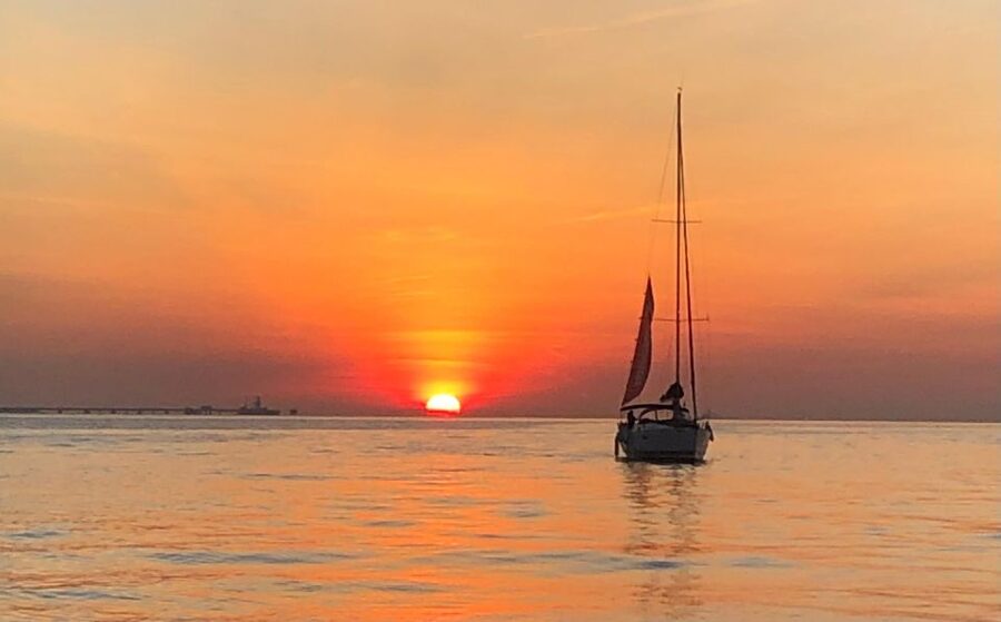 Lisbon: Tagus River Cruise, Morning, Day, Sunset, or Night - Why Lisbon looks better from the Tagus