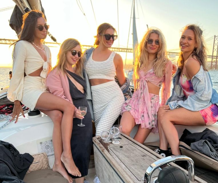 Lisbon: Tagus River Cruise, Morning, Day, Sunset, or Night - Cristo Rei and the southern bank