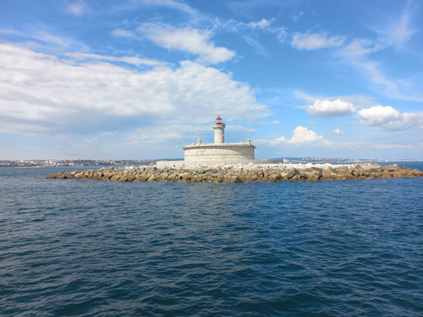 Lisbon: Tagus River Cruise to the Ocean & Dolphin Watching - Trafaria, Bugio Fort, and the river mouth