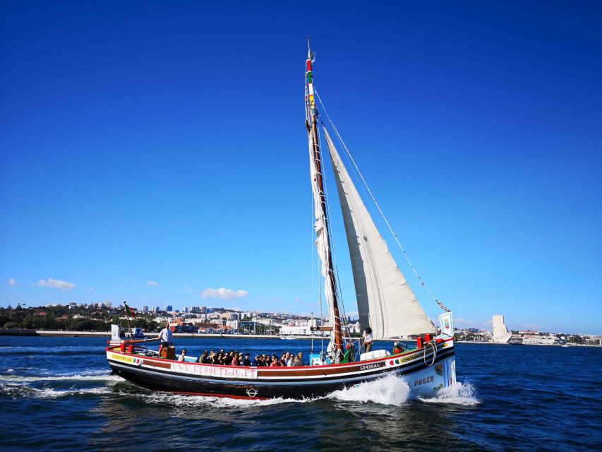 Lisbon: Tagus River Express Cruise in a Traditional Vessel - The first view: Commerce Square from the water