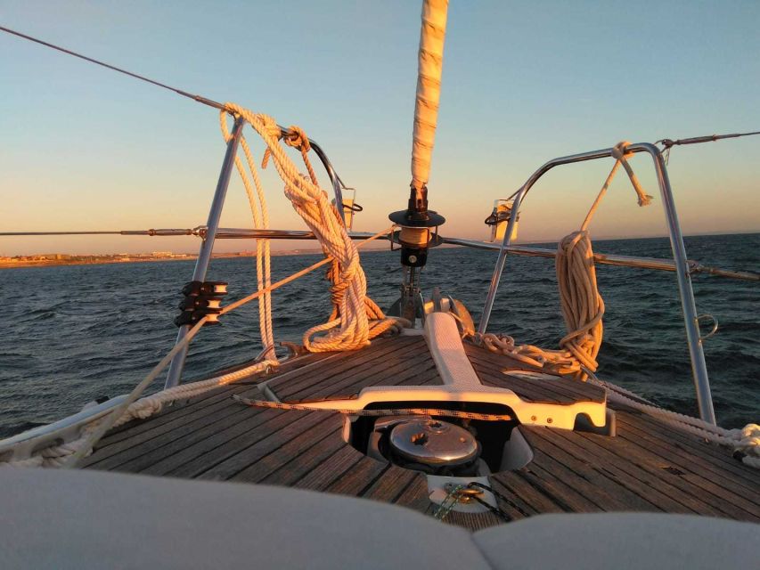 Lisbon: Tagus River Sailboat Tour - Two hours on the Tagus, without a rushed schedule