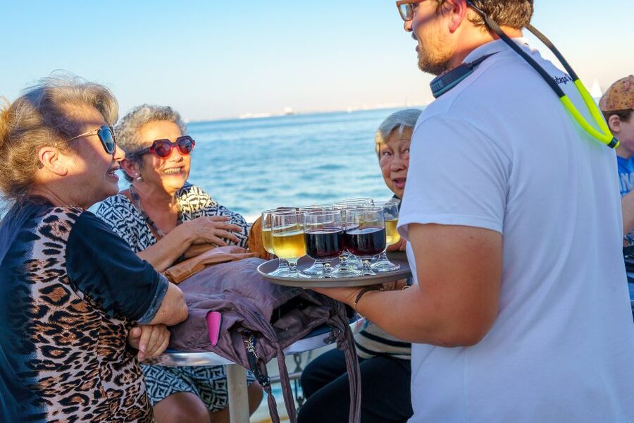 Lisbon: Tagus River Sunset Tour with Snacks and Drink - Practical details before you go
